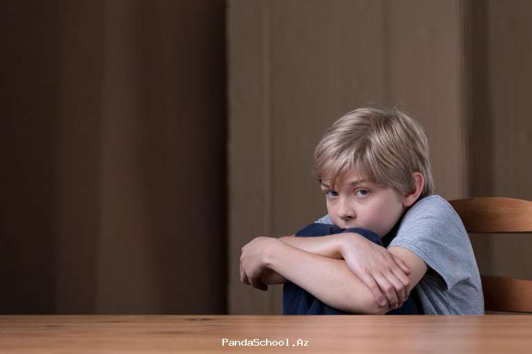 Əgər bir də belə etdiyini görsəm — sən görərsən!